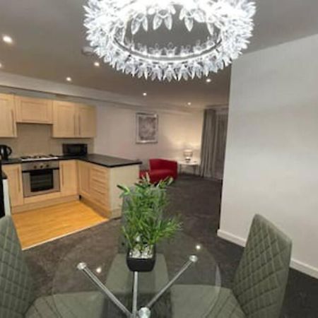 Moda Wigan 2 - Stylish 2 Bed In Central Wigan Eksteriør billede