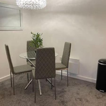 Moda Wigan 2 - Stylish 2 Bed In Central Wigan Eksteriør billede