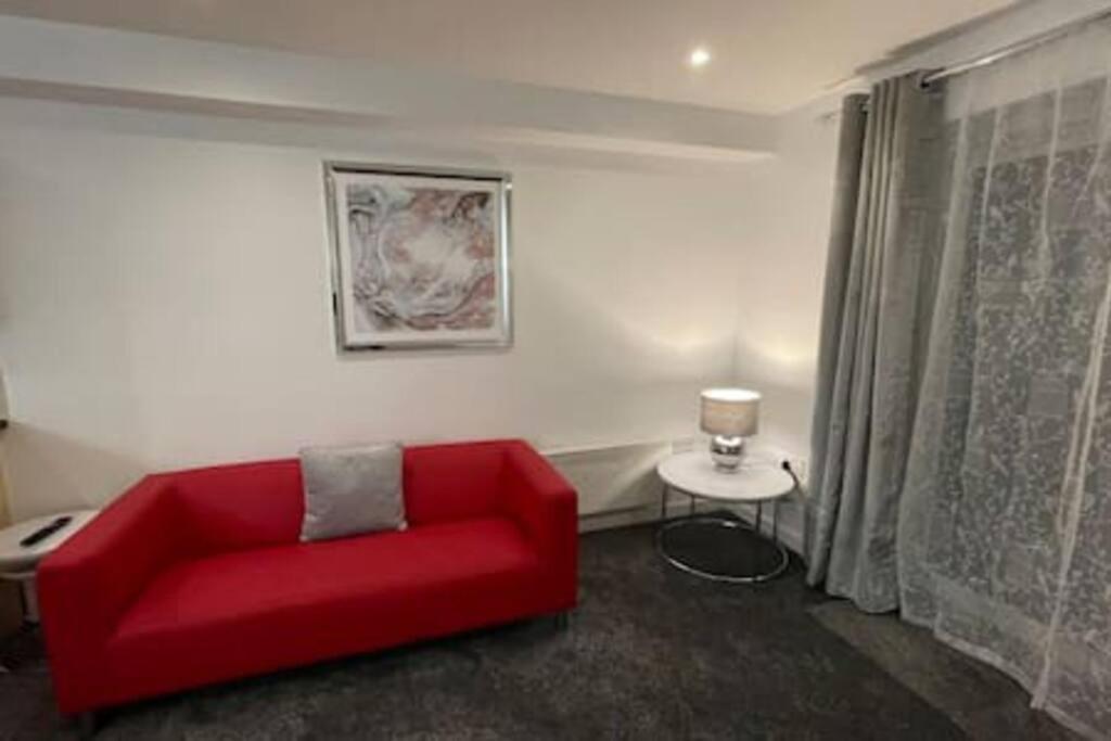 Moda Wigan 2 - Stylish 2 Bed In Central Wigan Eksteriør billede