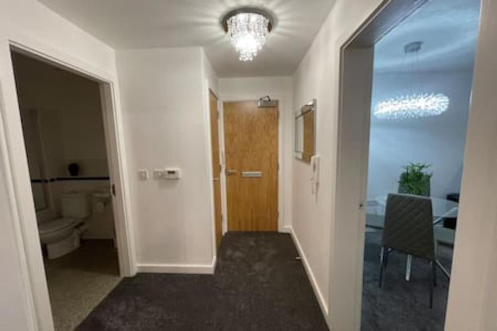 Moda Wigan 2 - Stylish 2 Bed In Central Wigan Eksteriør billede