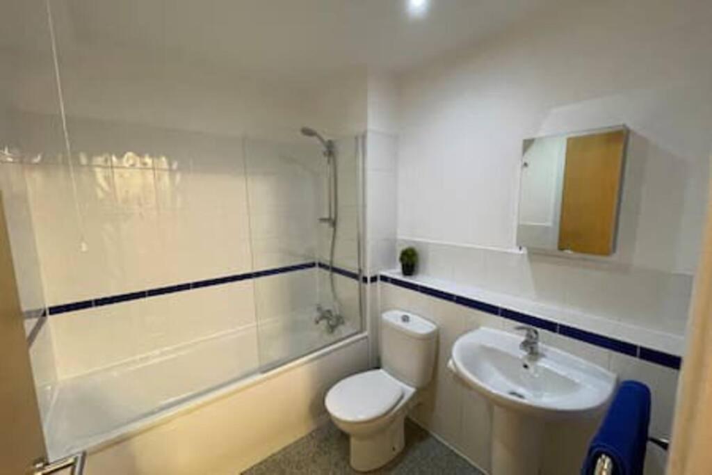 Moda Wigan 2 - Stylish 2 Bed In Central Wigan Eksteriør billede